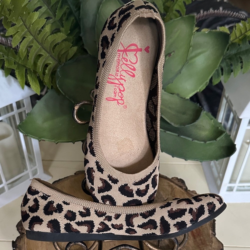 Jellypop Apex Leopard Print Flats Memory Foam•Size 6.5